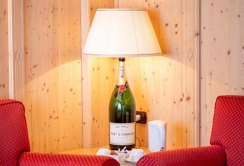 سوئیت با تخت بزرگ, Grand Hotel Sestriere