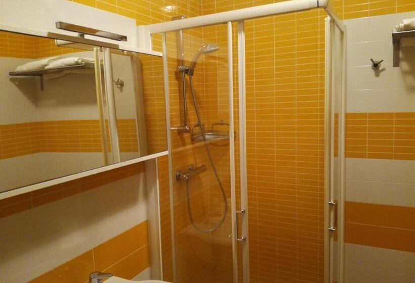 Номер Стандарт Трехместный, Albergo Girasole Frontemare