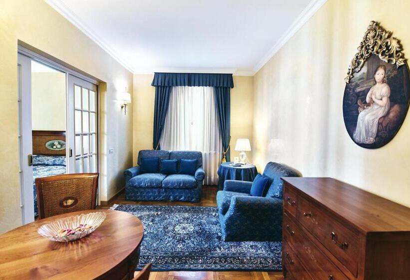 سوییت, Ambassador Palace