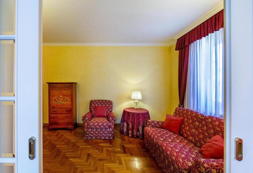 سوییت, Ambassador Palace