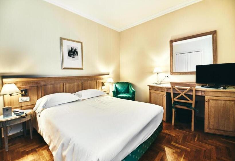 اتاق استاندارد, Ambassador Palace