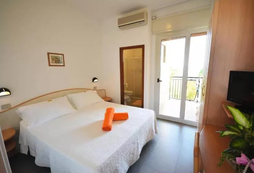 Habitació Triple Estàndard, Apollo