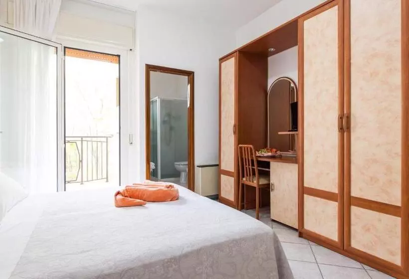 Habitació Triple Estàndard, Apollo