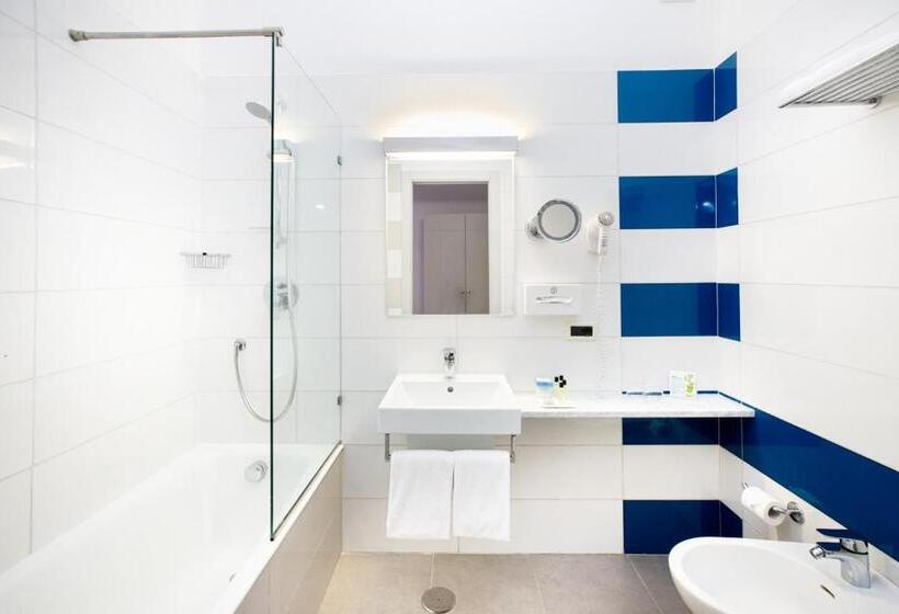 스탠다드 트리플 룸, Art Hotel Gran Paradiso