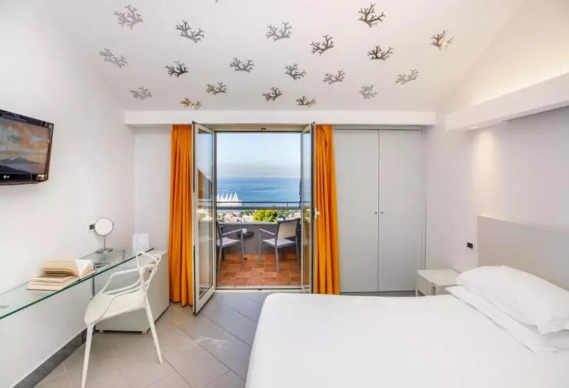 オーシャンビューのプレミアムルーム。, Art Hotel Gran Paradiso