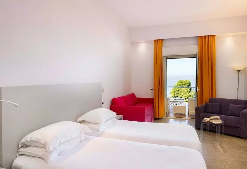 オーシャンビューのプレミアムルーム。, Art Hotel Gran Paradiso