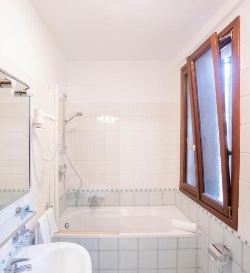 اتاق کلاسیک, Ateneo