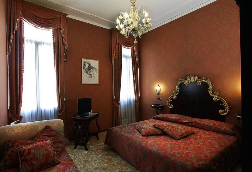 اتاق خانوادگی, Ateneo