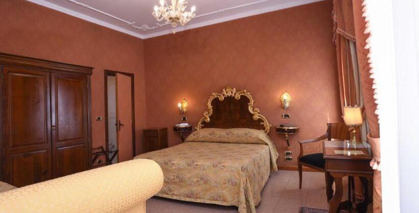 اتاق خانوادگی, Ateneo