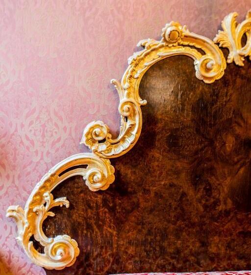 اتاق خانوادگی, Ateneo