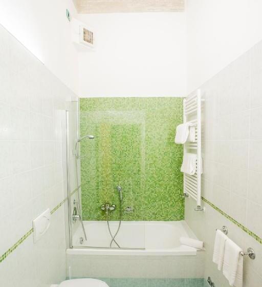 اتاق لوکس, Ateneo