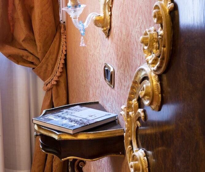 اتاق کلاسیک سه تخته, Ateneo