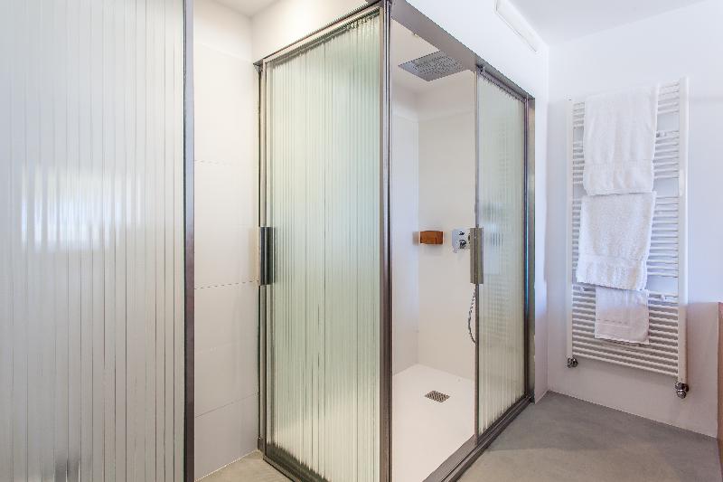 اتاق سوپریور, Ateneo