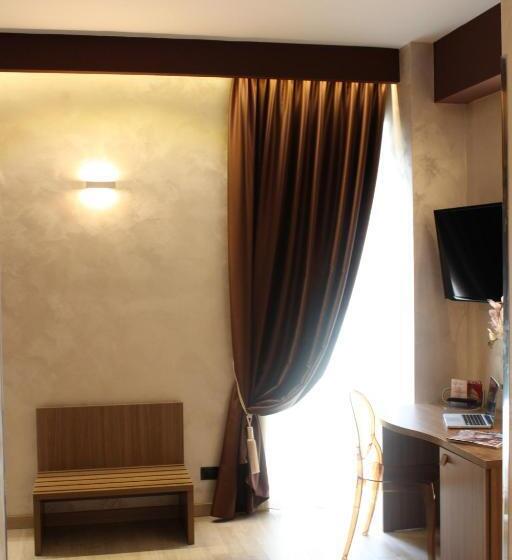 جناح جونيور, Continental