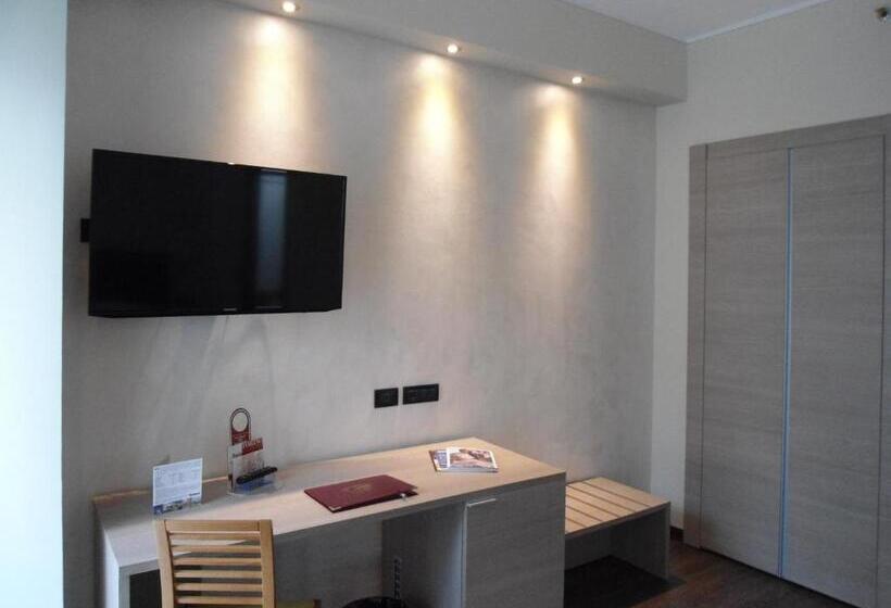 جناح جونيور, Continental