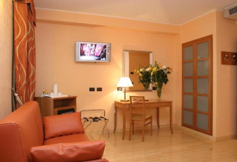 جناح جونيور, Continental