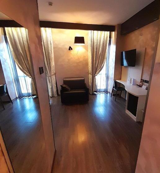 جناح جونيور, Continental