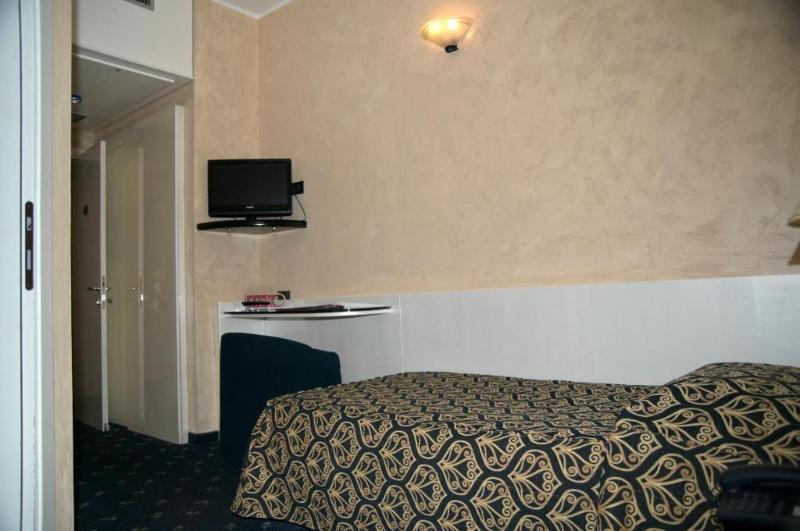 غرفة قياسية فردية, Continental