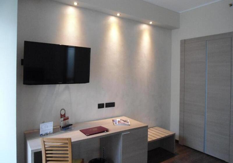 جناح جونيور, Continental