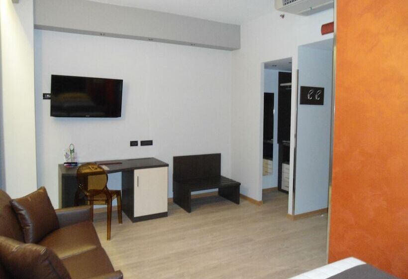 جناح جونيور, Continental