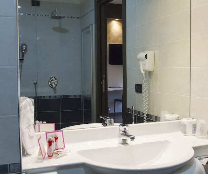 غرفة قياسية ثلاثية, Continental