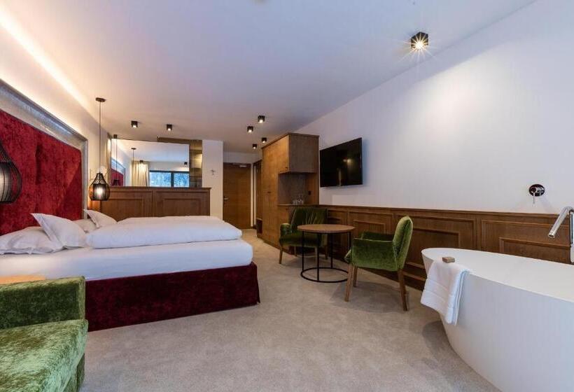 سوئیت جونیور با چشم‌انداز کوهستان, Diamant Spa Resort