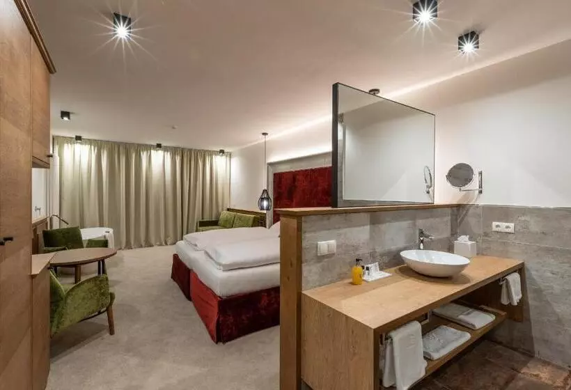 سوئیت جونیور با چشم‌انداز کوهستان, Diamant Spa Resort