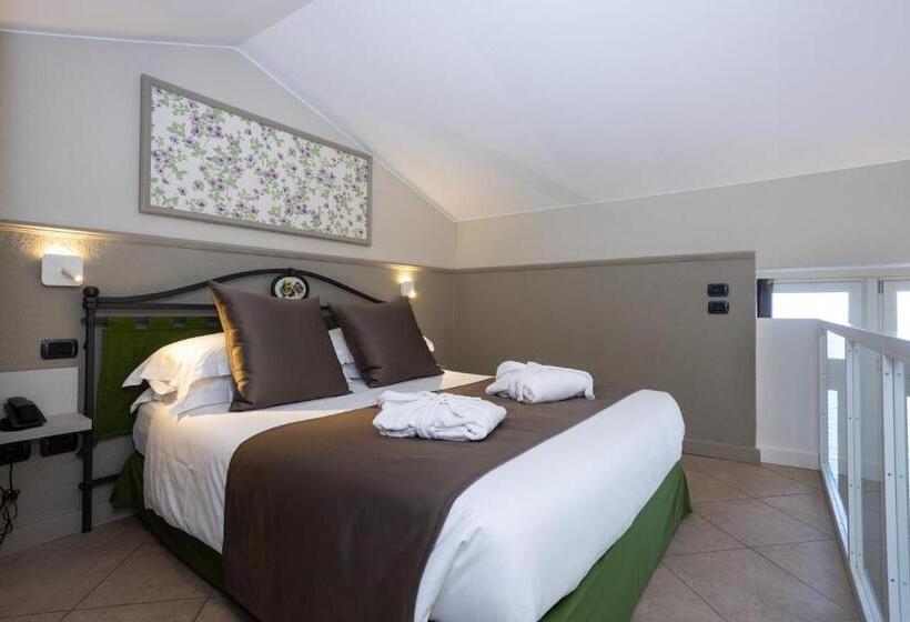 Superior room with lake view, Du Lac Varenna