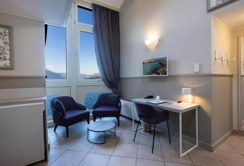 Superior room with lake view, Du Lac Varenna
