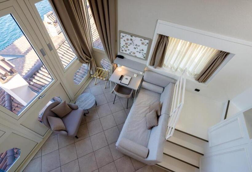 Superior room with lake view, Du Lac Varenna