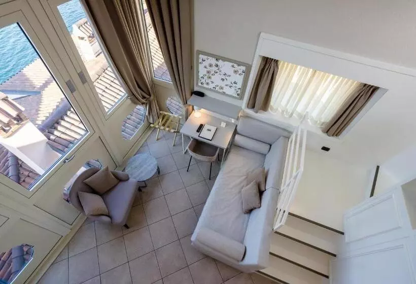 Superior room with lake view, Du Lac Varenna