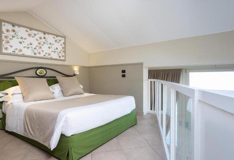 Superior room with lake view, Du Lac Varenna