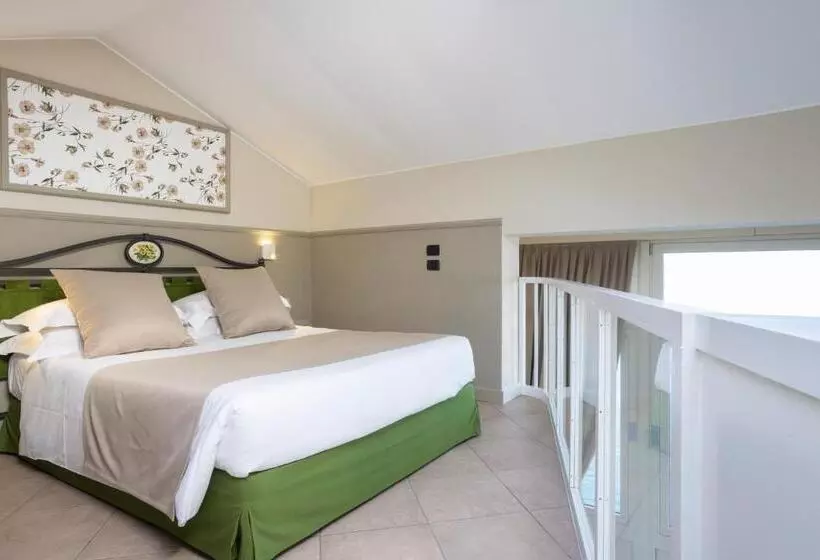 Superior room with lake view, Du Lac Varenna