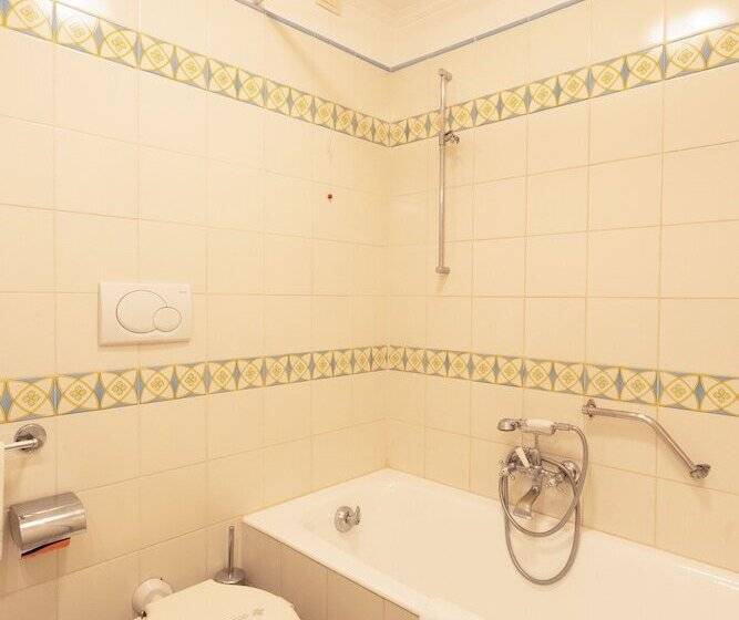 스탠다드 트리플 룸, Eliseo Park's