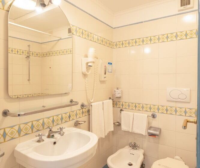 스탠다드 트리플 룸, Eliseo Park's