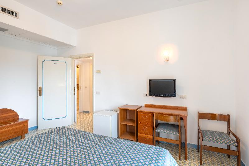 스탠다드 트리플 룸, Eliseo Park's