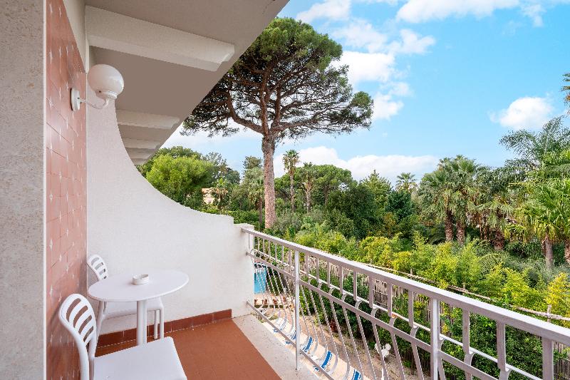 스탠다드 트리플 룸, Eliseo Park's