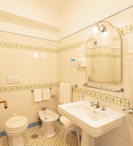 스탠다드 트리플 룸, Eliseo Park's