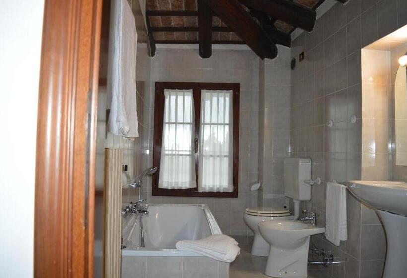 スタンダードルーム, Foresteria Castello Formentini