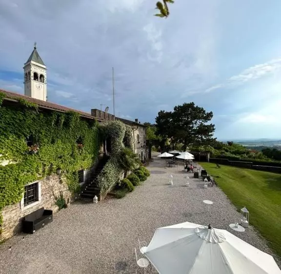 スイート, Foresteria Castello Formentini