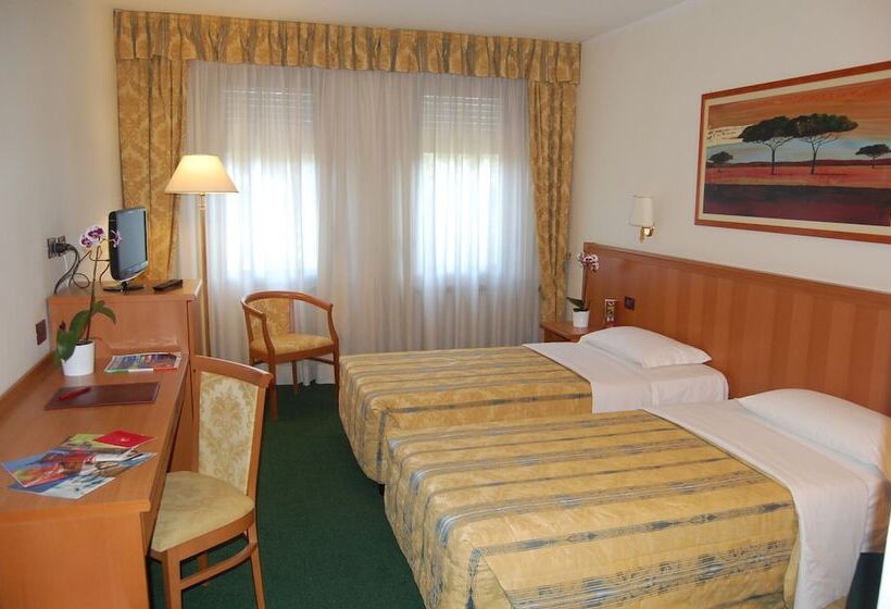 标准三人间, Galant