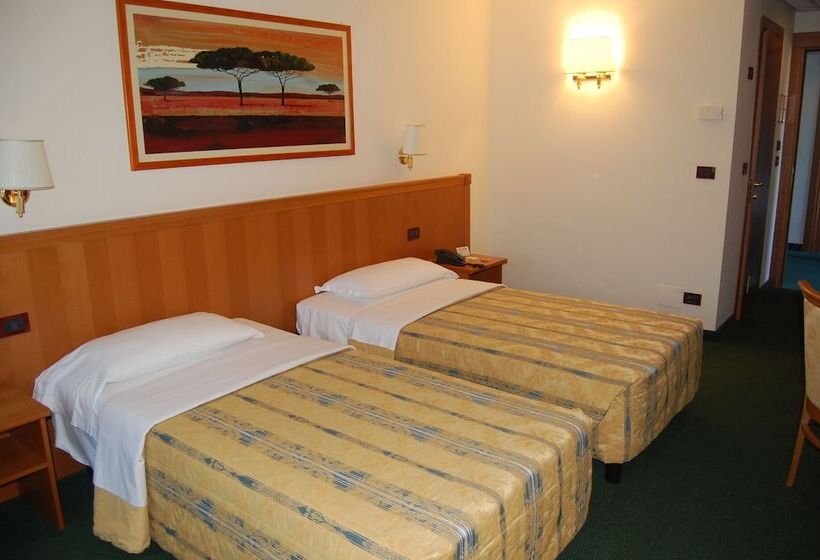 标准三人间, Galant