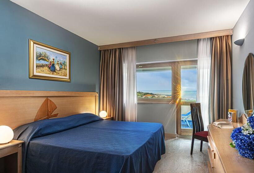 Номер Стандарт, Grand Hotel Continental