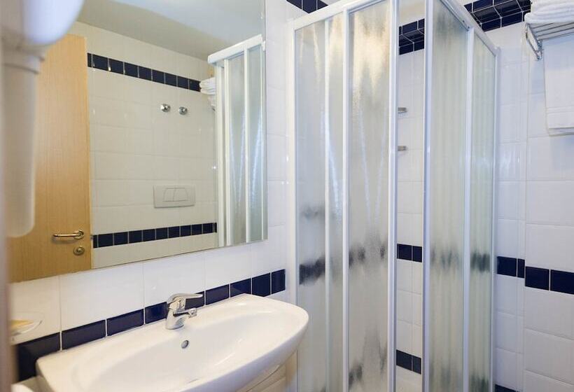 スタンダード４人部屋, Grand Hotel Continental