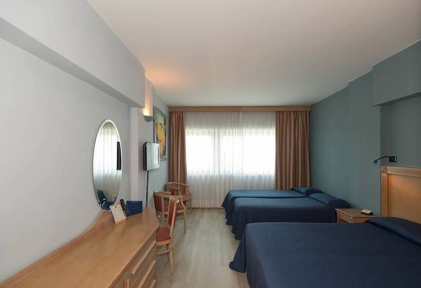 Четырехместный Номер Стандарт, Grand Hotel Continental