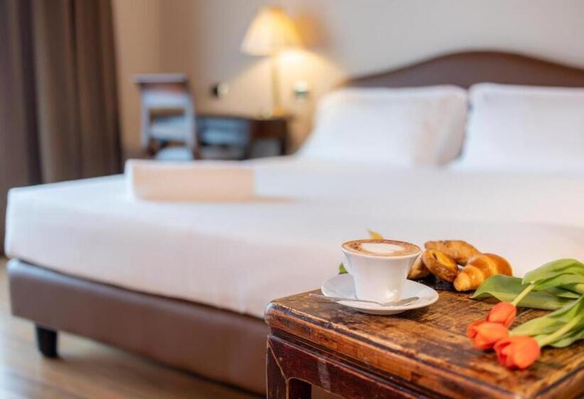 Superior room with lake view, Horizon Wellness & Spa Resort Best Western Signature Collection