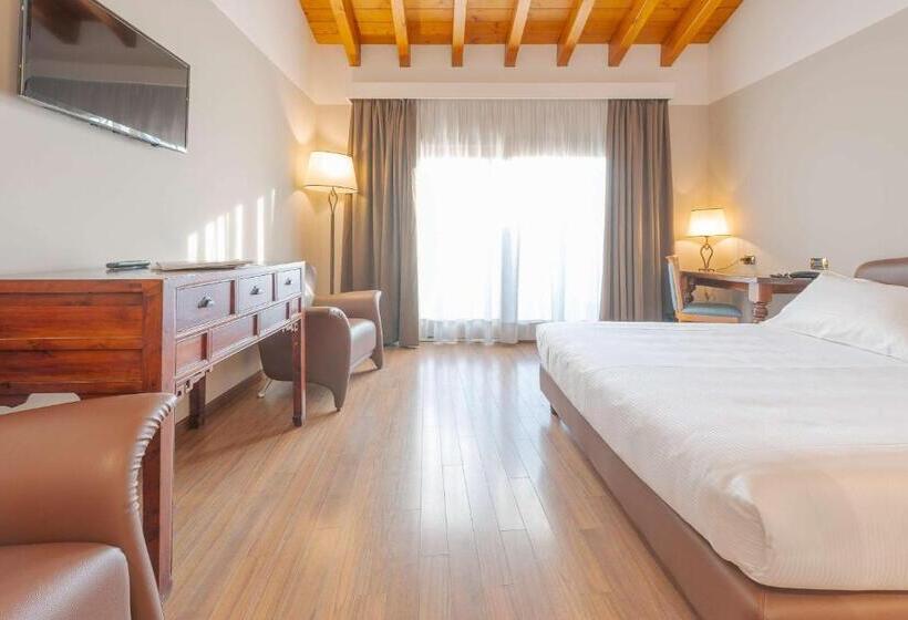 Superior room with lake view, Horizon Wellness & Spa Resort Best Western Signature Collection