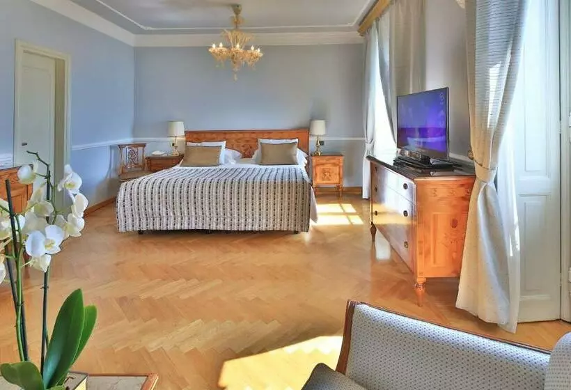 سوییت جونیور با چشم‌انداز دریا, Imperiale Palace