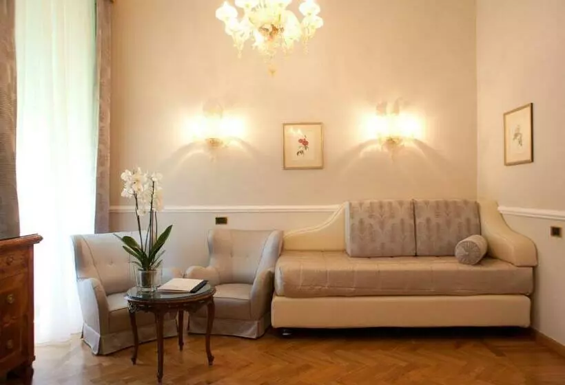 سوییت جونیور در طبقه همکف, Imperiale Palace