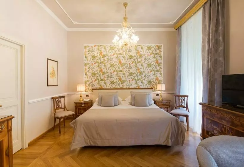 سوییت جونیور در طبقه همکف, Imperiale Palace